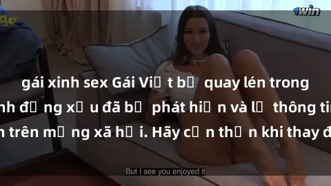 gái xinh sex Gái Việt bị quay lén trong phòng thay đồ, hành động xấu đã bị phát hiện và lộ thông tin trên mạng xã hội. Hãy cẩn thận khi thay đồ ở nơi công cộng!